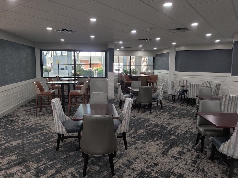 Wyndham Jacksonville Hotel and Conference Center 43/48