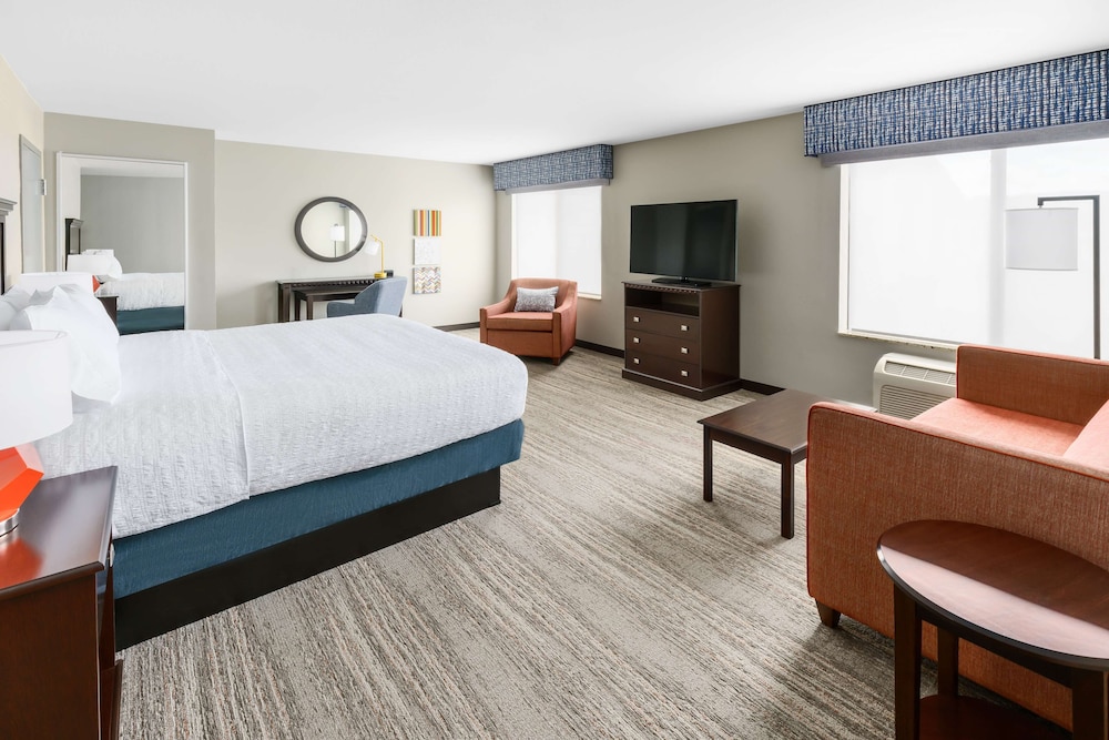 Hampton Inn & Suites Thousand Oaks 11/58