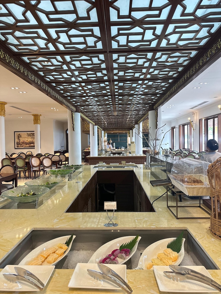 Champasak Palace Hotel 52/65