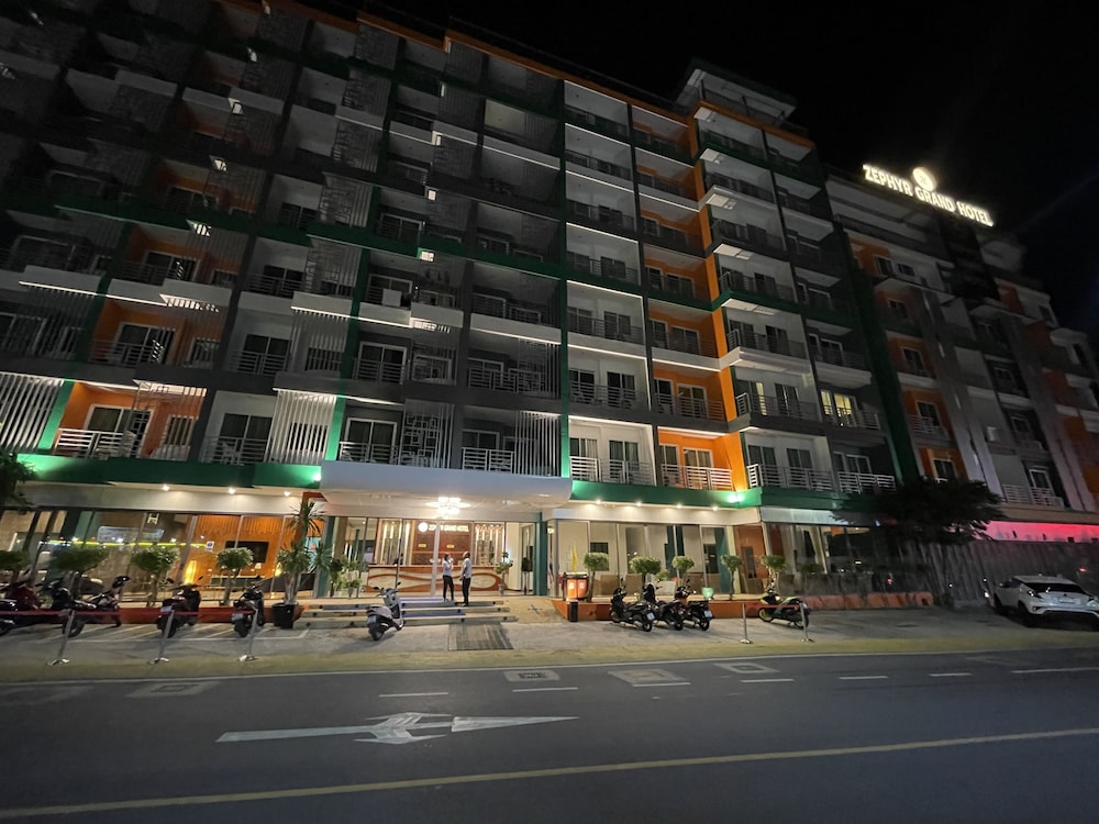 Zephyr Grand Hotel 5/63