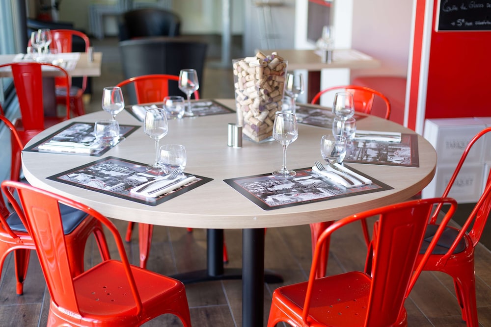 restaurant cafeteria