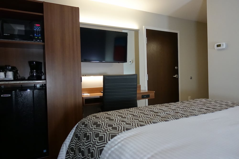 Microtel Inn & Suites By Wyndham Sault Ste. Marie 11/47