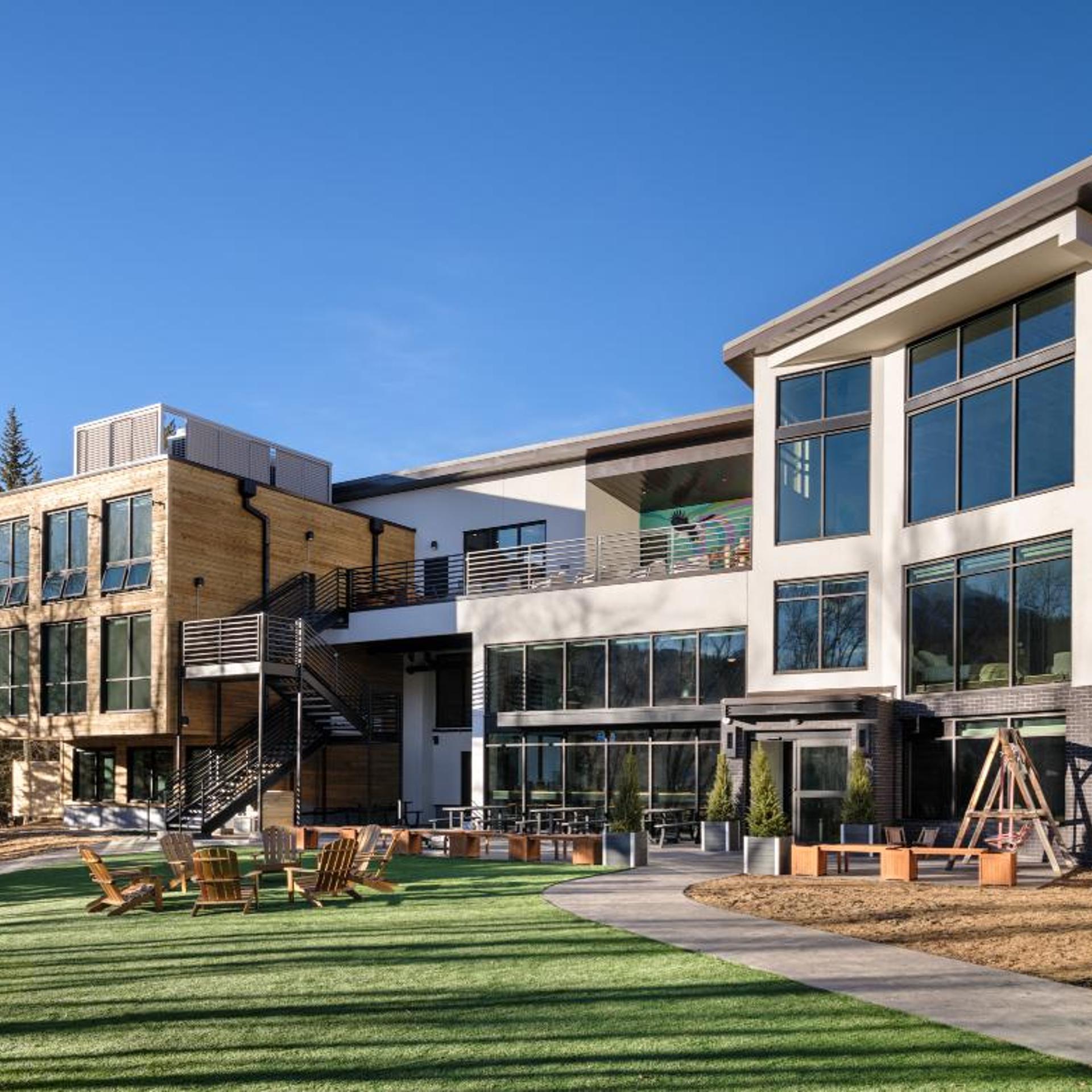 The Block Hotel & Commons 5/50