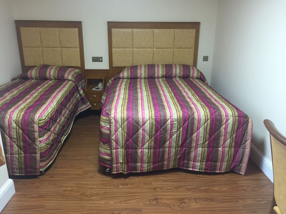 ROOM, TRIPLE