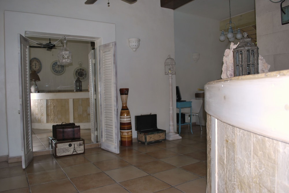 Coco Rio Hotel 11/50