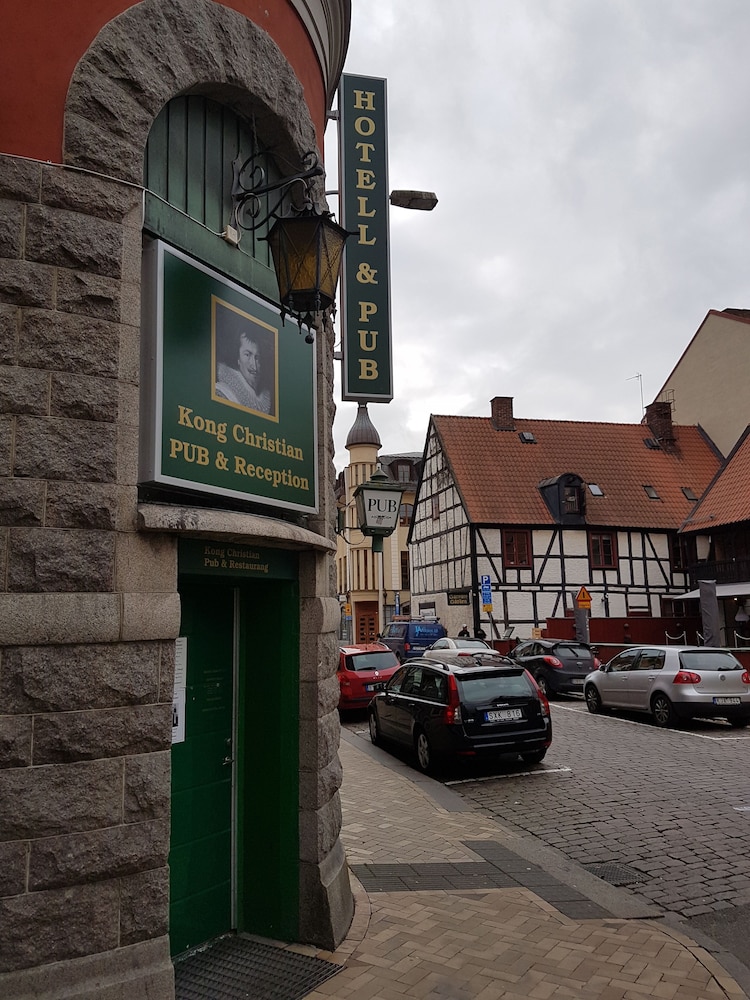 Kong Christians Bed And Breakfast 29/30