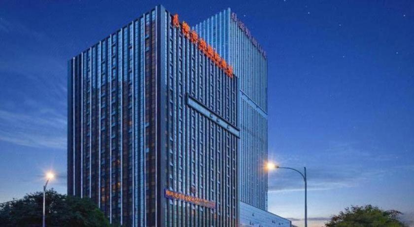 Vienna International Hotel Kunming (West Guangfu Road Station Branch) 3/48