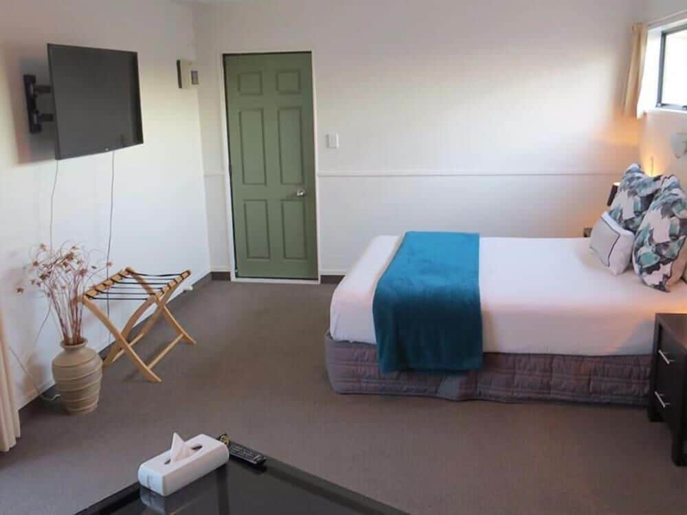 Pohutu Lodge Motel 14/48