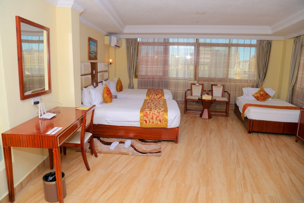 Tiffany Diamond Hotel Indira Gandhi Street 53/71