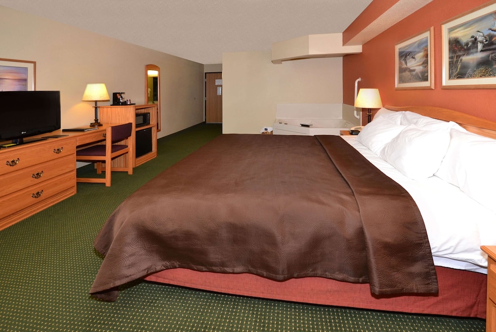 AmericInn by Wyndham Silver Bay 13/59