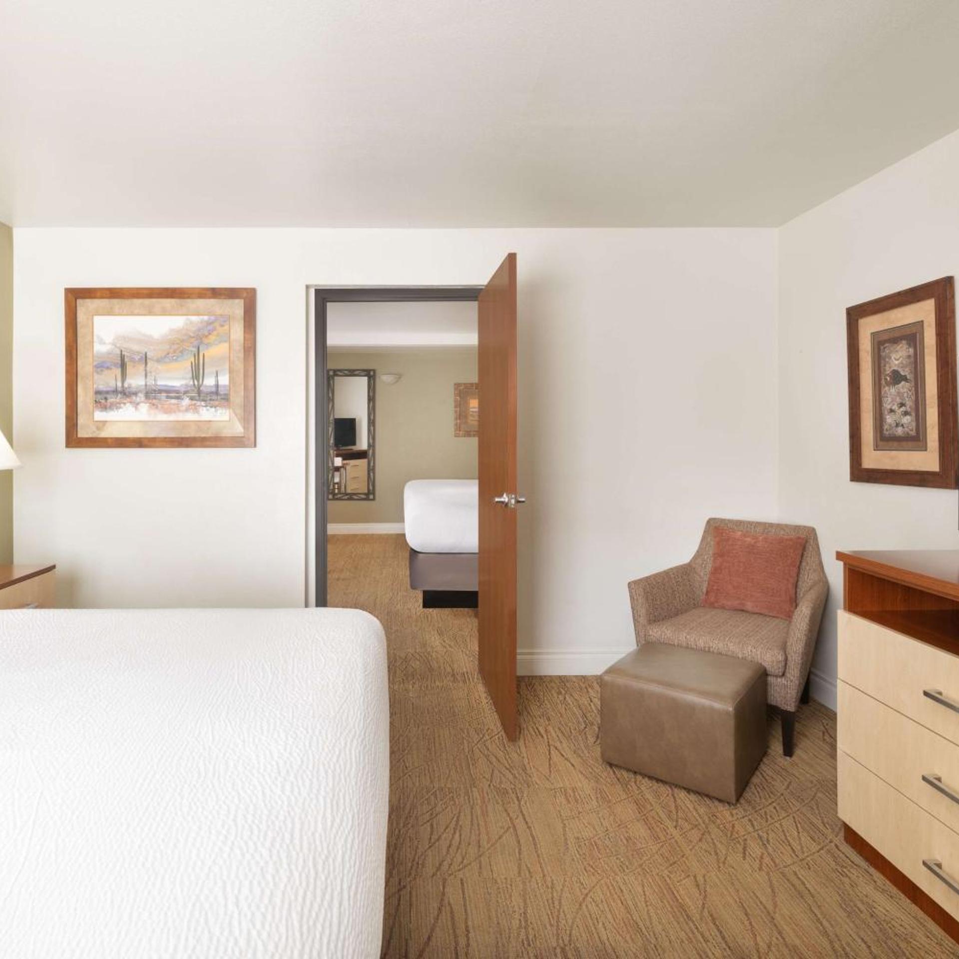 جناح عائلي، Best Western Red Hills 6/9