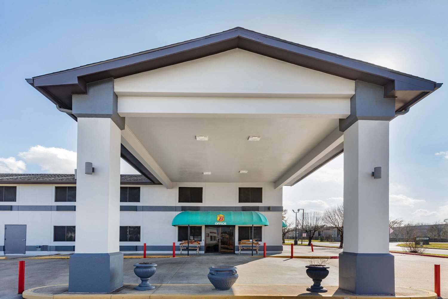 Super 8 by Wyndham League City 2/46