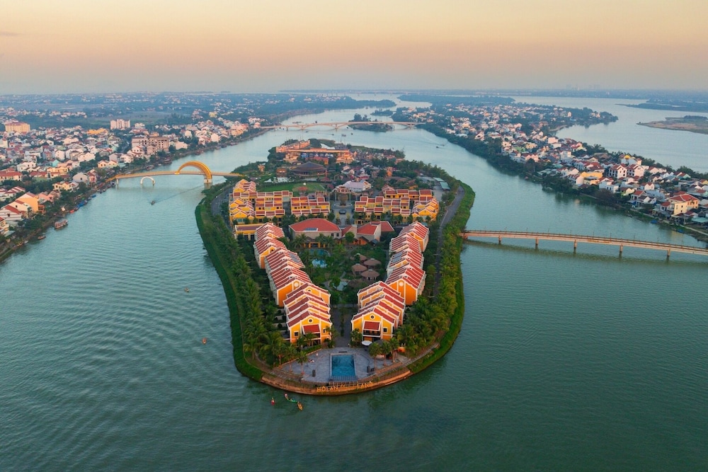 Hoi An Memories Resort and Spa 45/50
