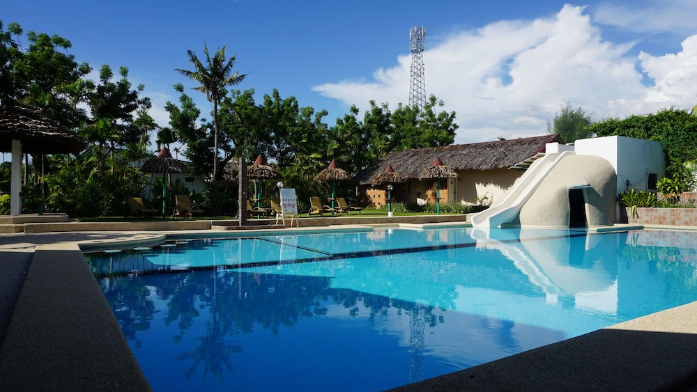 Marcosas Cottages Resort 8/68