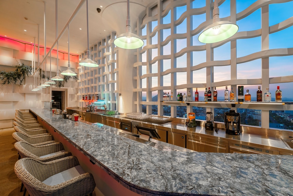 Wink Hotel Danang Riverside 48/61
