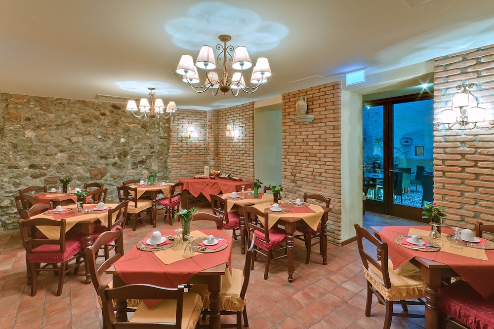 La Plumeria Hotel 49/55