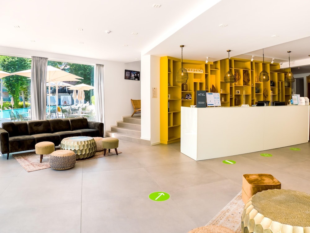 ibis Styles Golden Sands Roomer Hotel 5/45