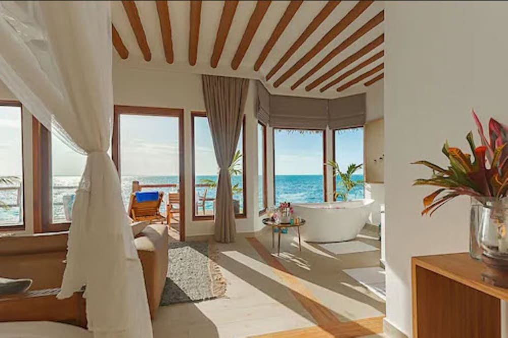 Kono Kono Beach Resort 73/73
