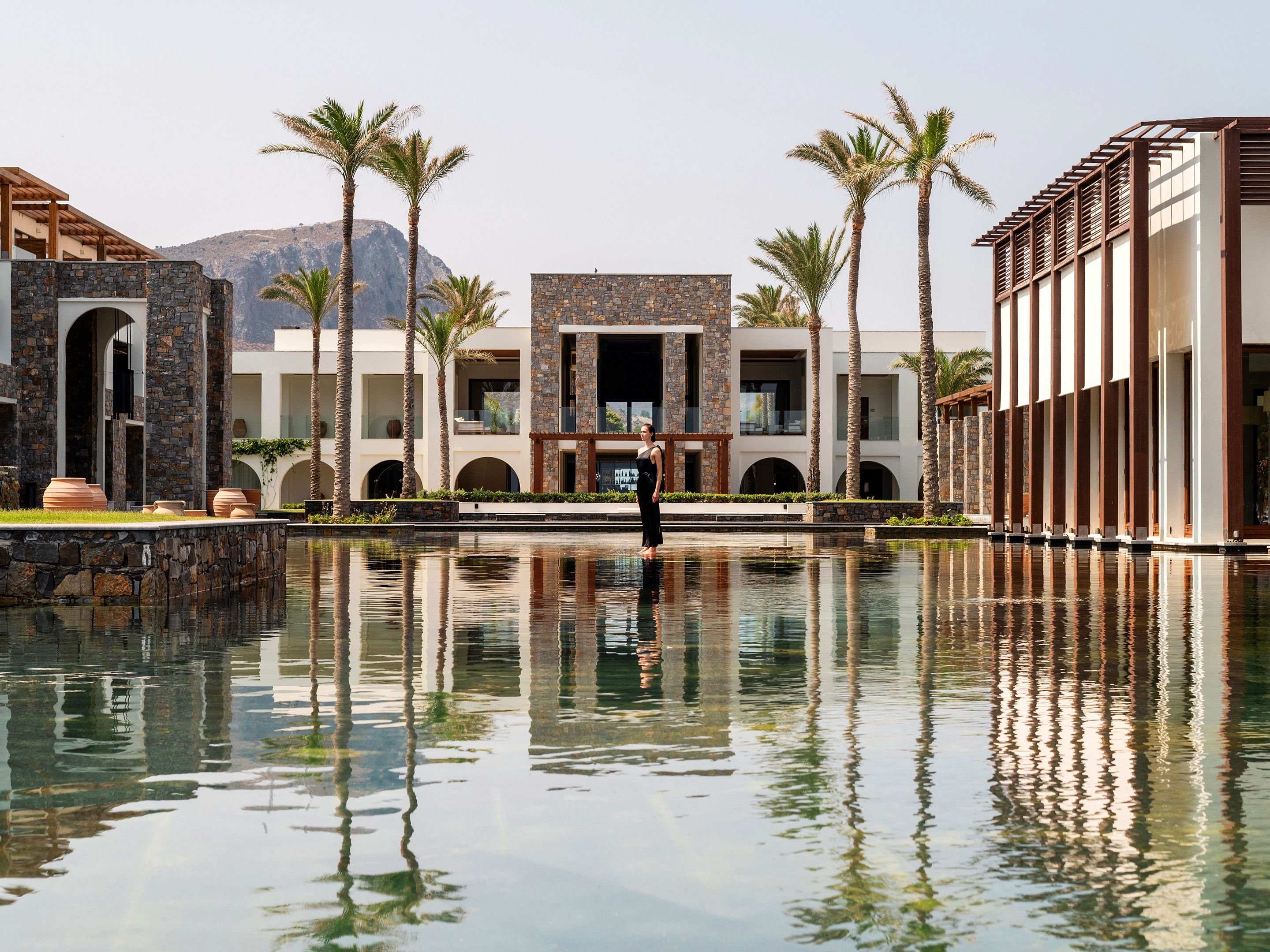Amirandes, A Resort to Live 48/52