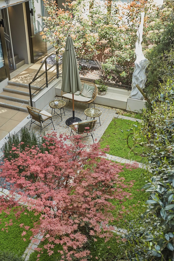 Les Jardins de Mademoiselle & SPA 64/69