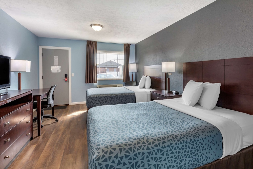 Econo Lodge Inn & Suites South 10/27