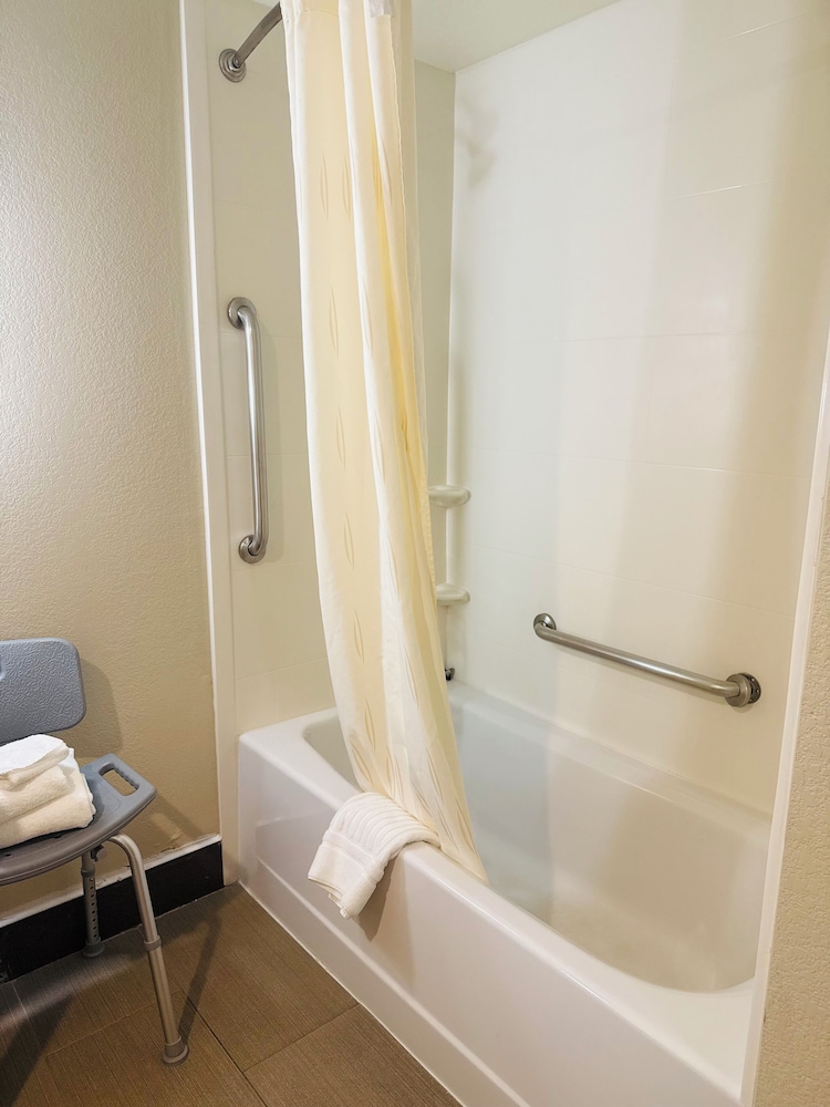 Comfort Suites Near Denver Downtown 28/28