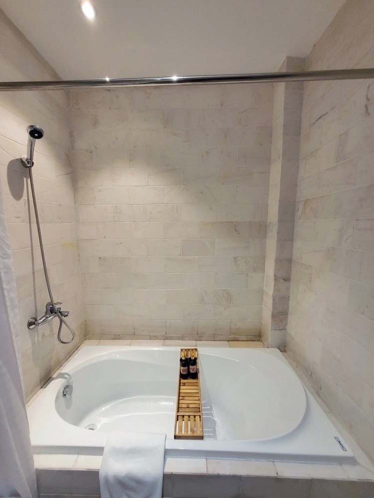 Thao Trang Laluxe Hotel 44/50