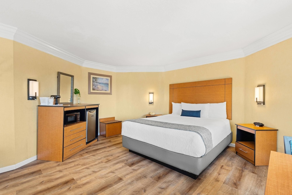 Travelodge by Wyndham San Clemente Beach 6/50
