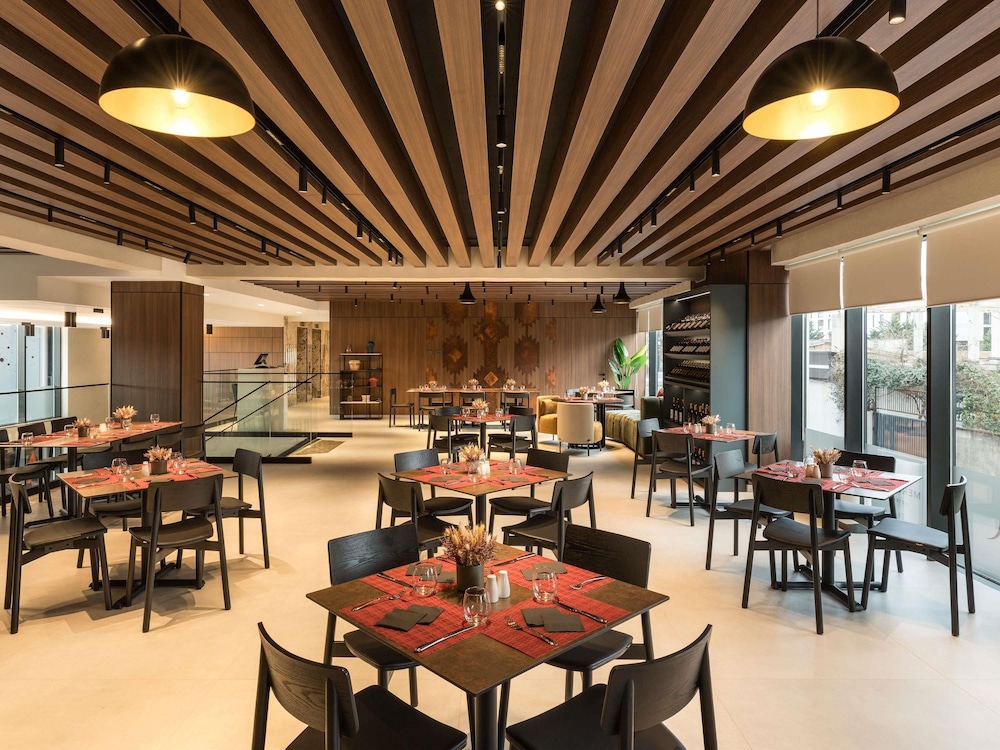 Mercure Tirana 56/73