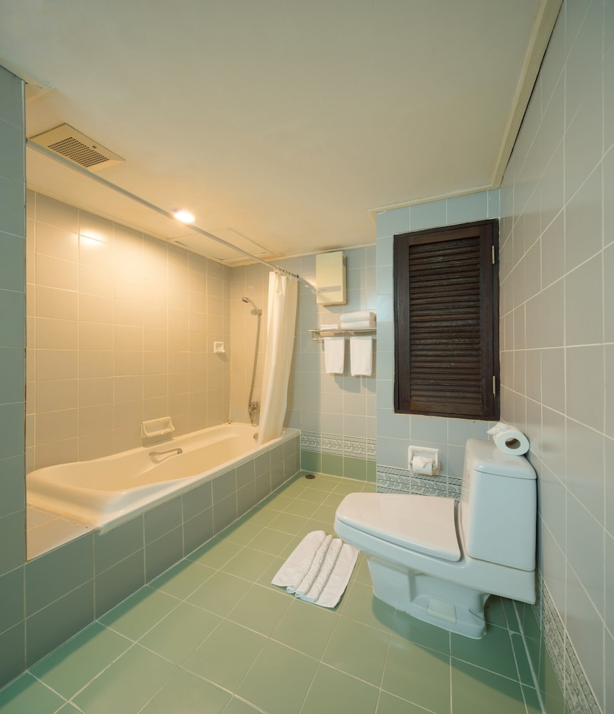 Regent Chalet Hua Hin 50/50