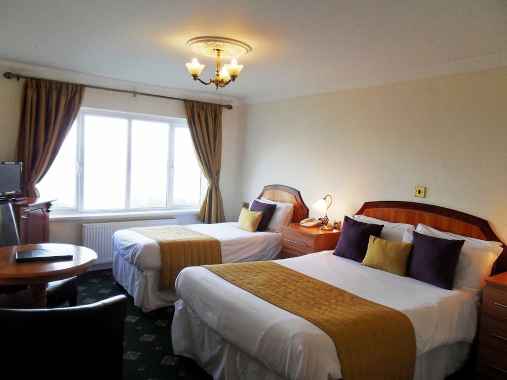 Luccombe Hall Hotel 13/75