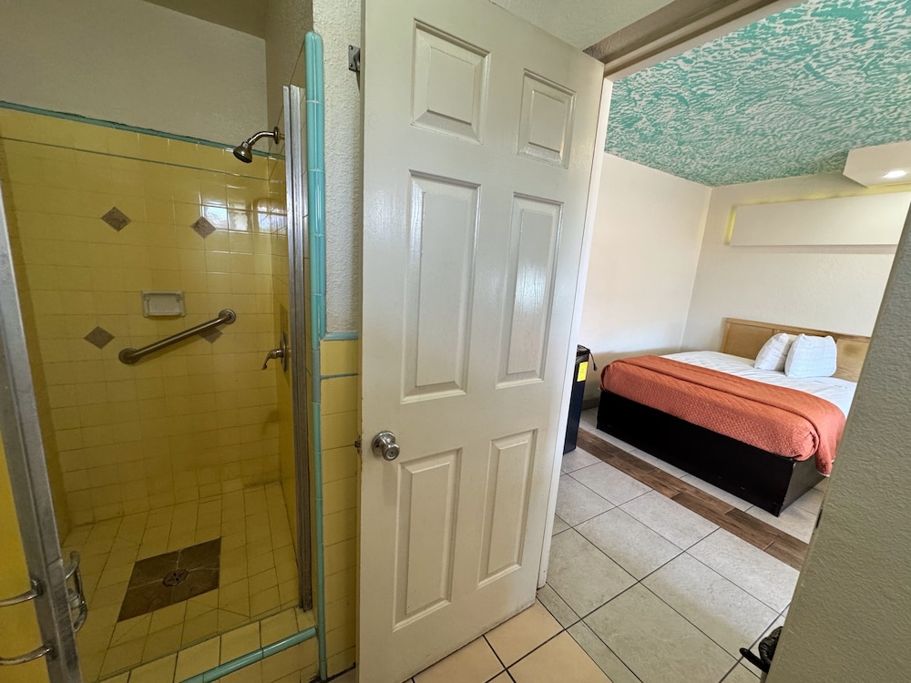 Reno Hotel 55/55