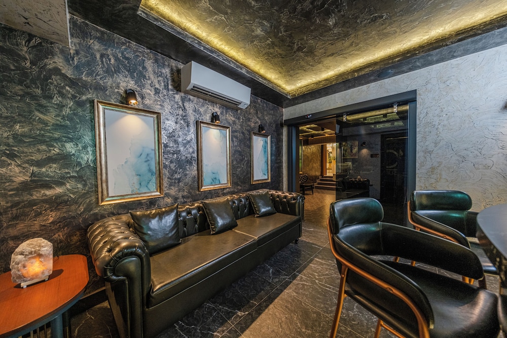 MQ Hotel Suites 43/60