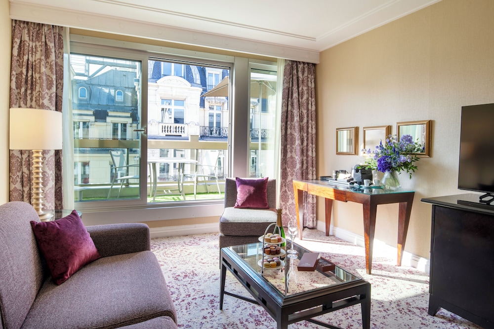 Warwick Paris Champs-Elysees 43/64