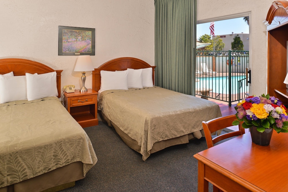 America S Best Value Inn San Diego Loma Lodge 16/27