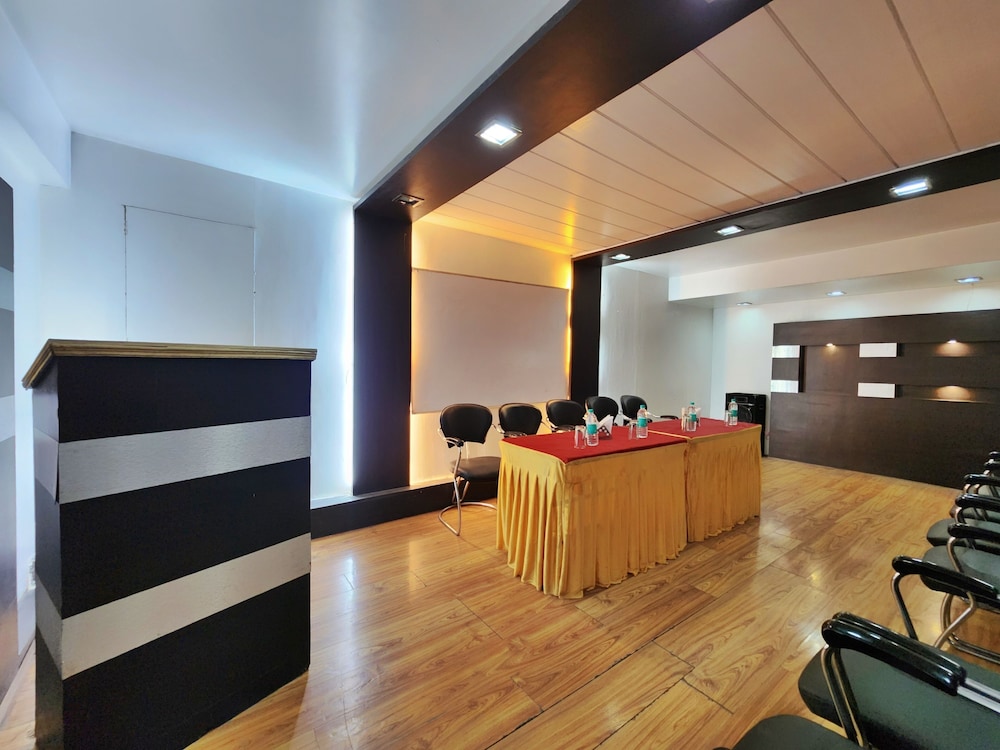 Hotel Surya 7/50