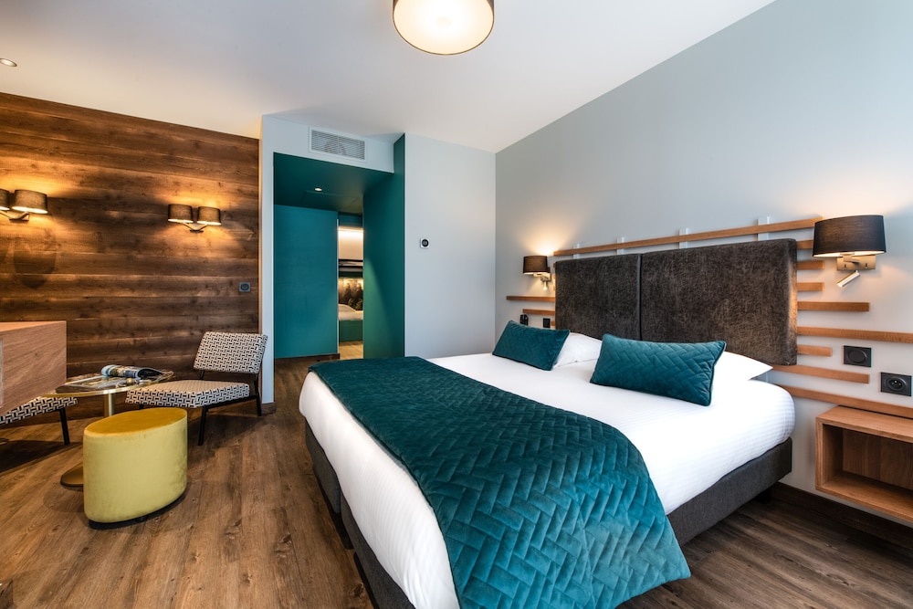 HOTEL ARCALOD - GRAND PARC 12/39