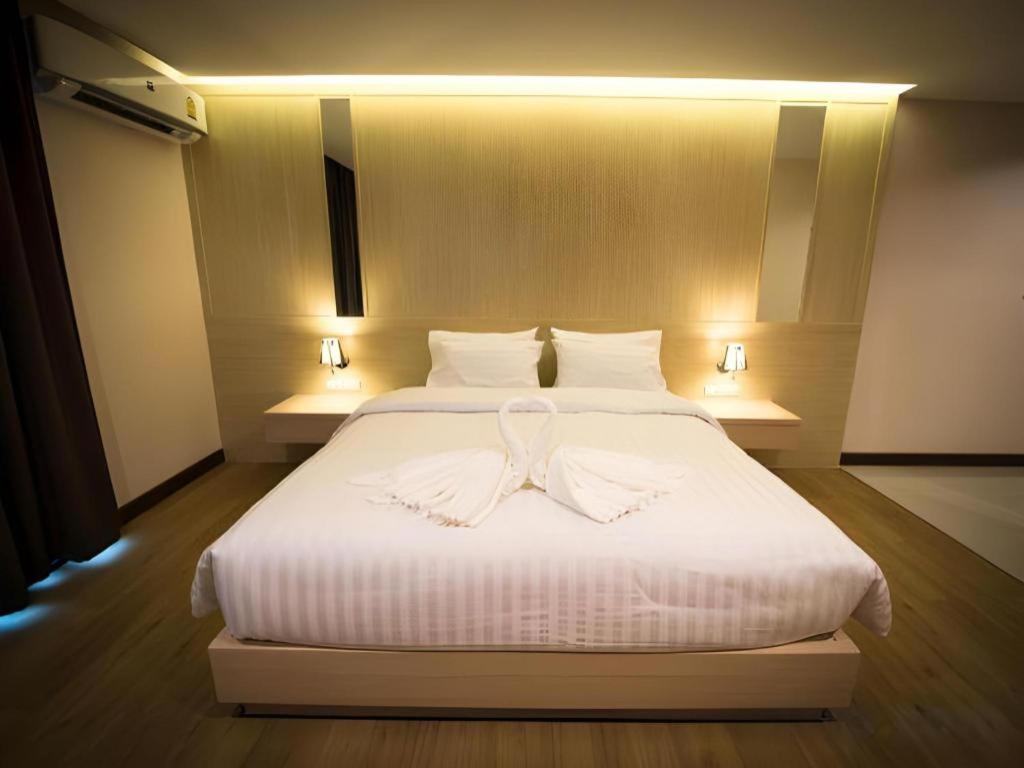 L Hotel 30/58