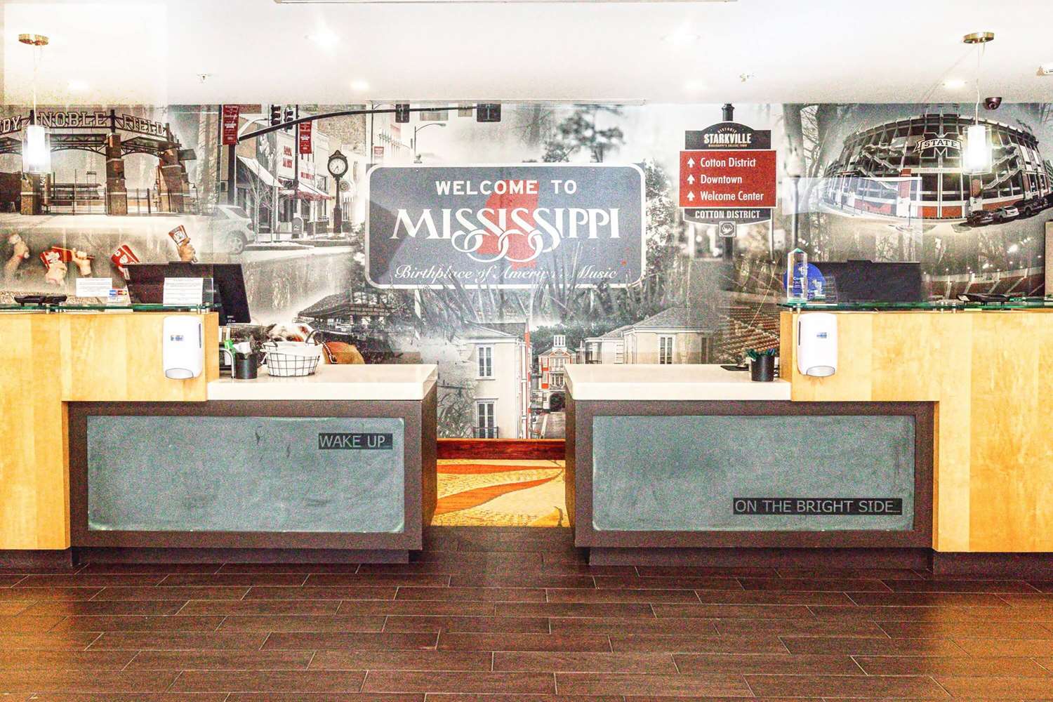La Quinta Inn & Suites by Wyndham Starkville at MSU 7/53