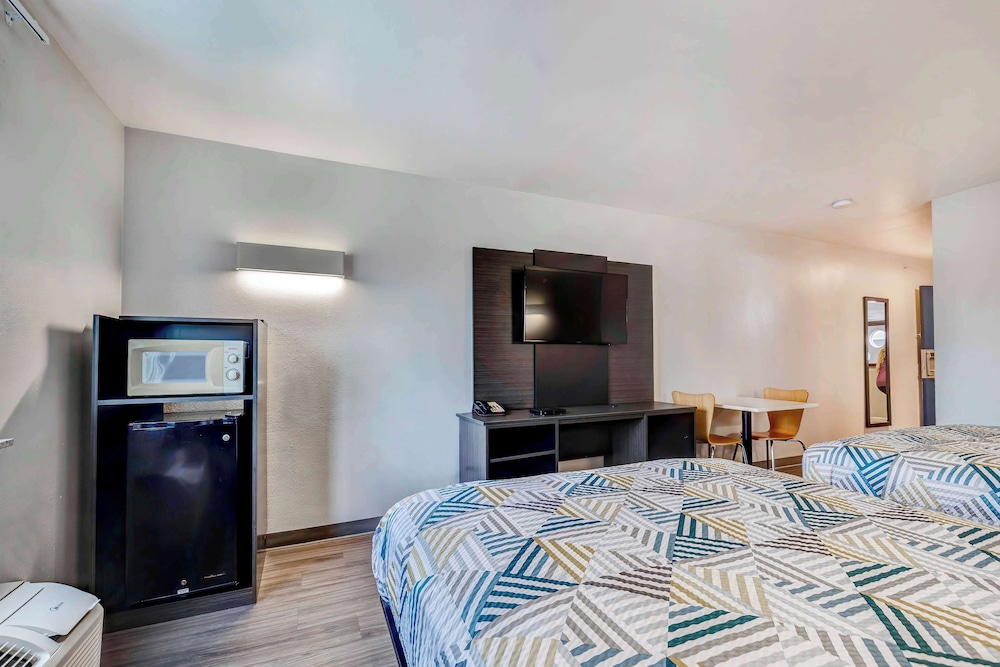Motel6 Mesquite, TX - Balch Springs 26/60