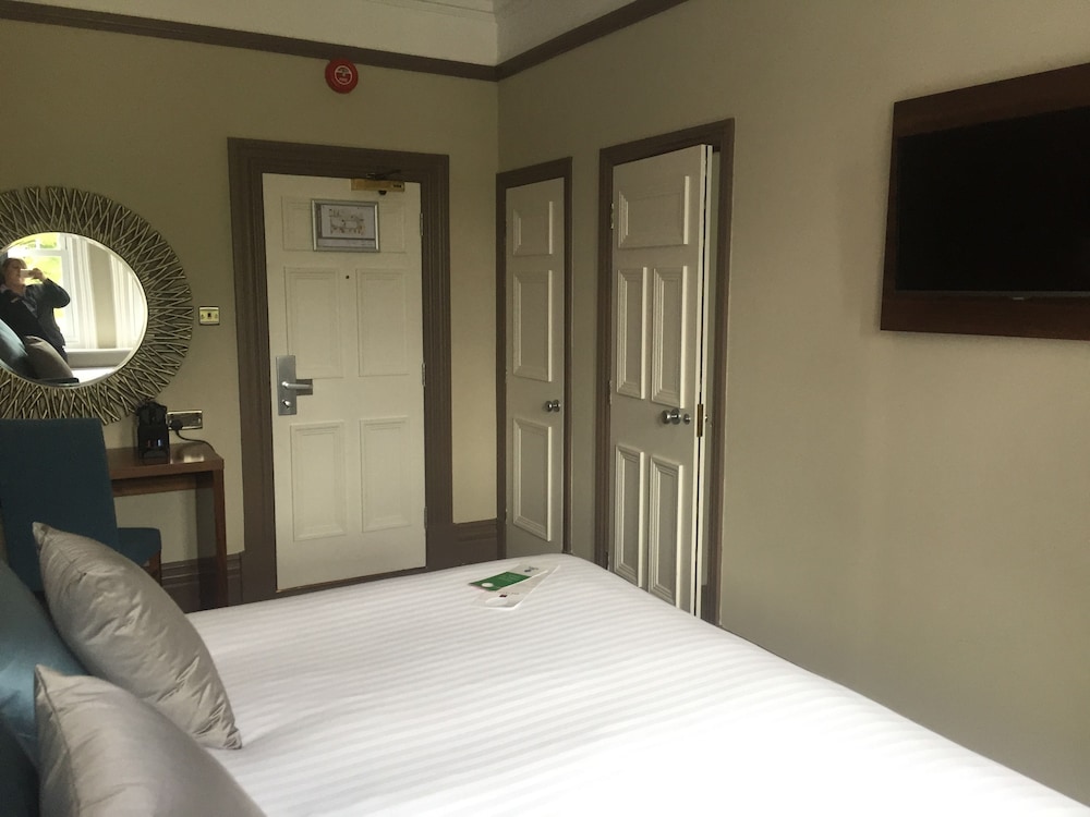 Best Western Chilworth Manor Hotel 19/53