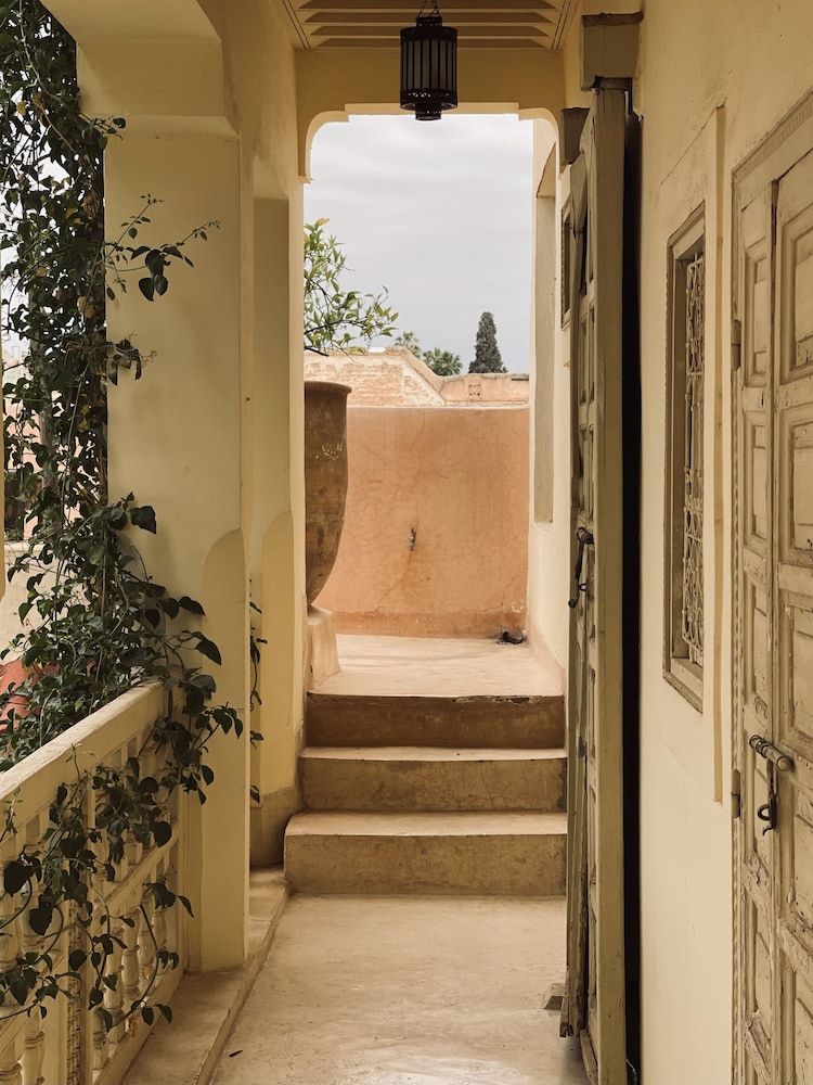 Riad 144 25/50