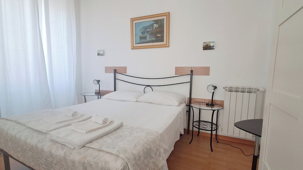 St John Villa B B 13/49