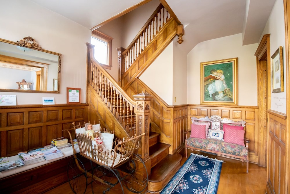 Garden Gate BnB 15/19