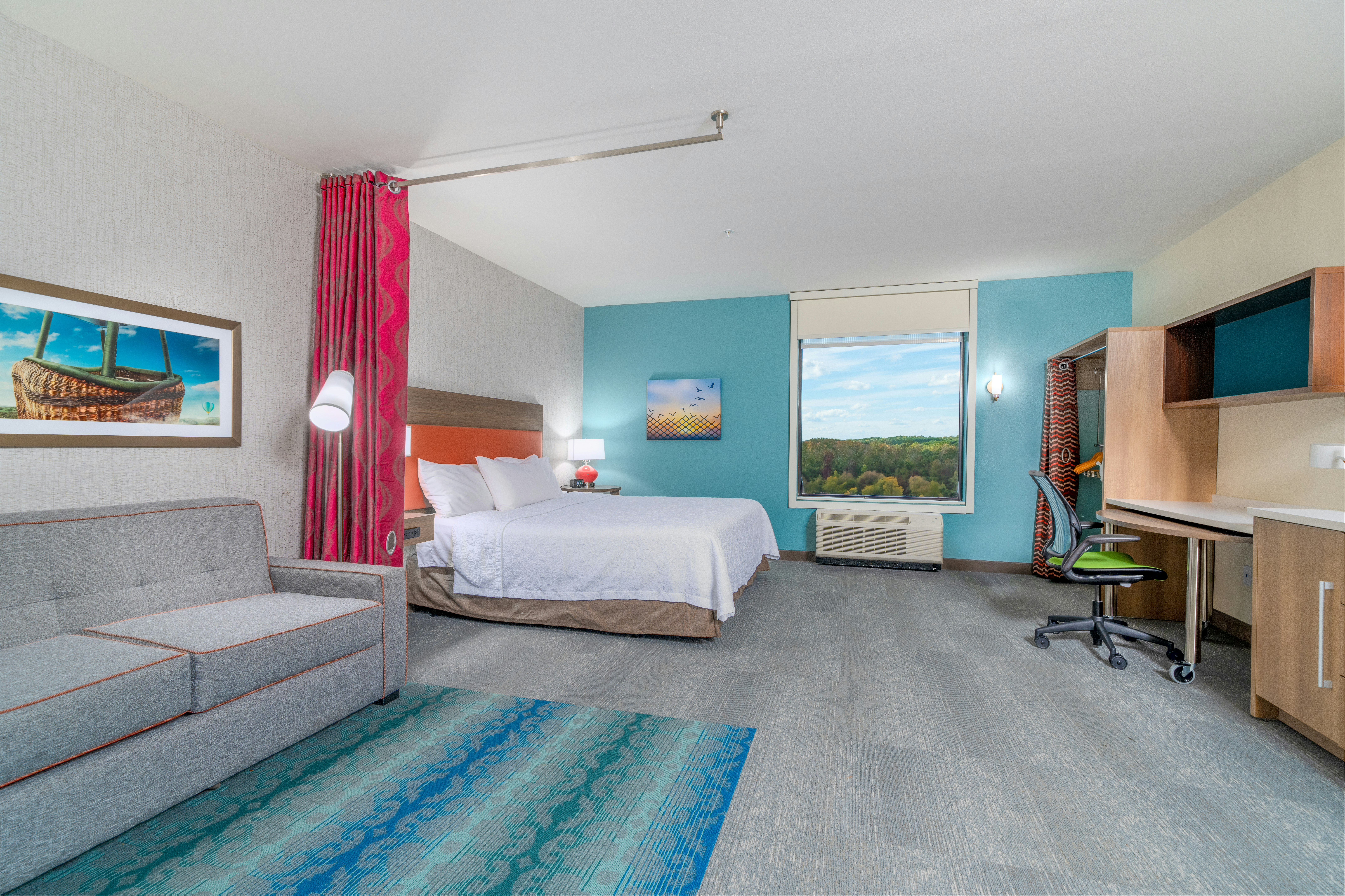 STUDIO, SUITE, KING BED