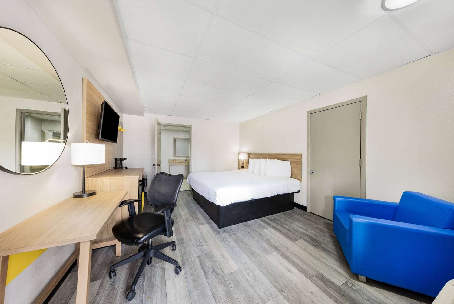 Days Inn By Wyndham Fredericksburg North 26/41