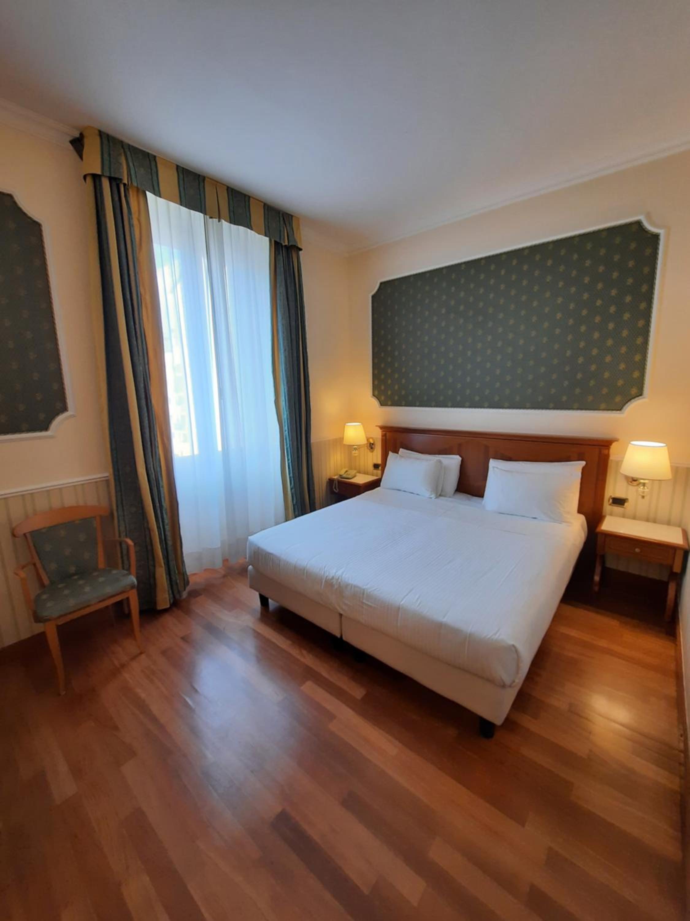 Classic, Double or Twin Bed
