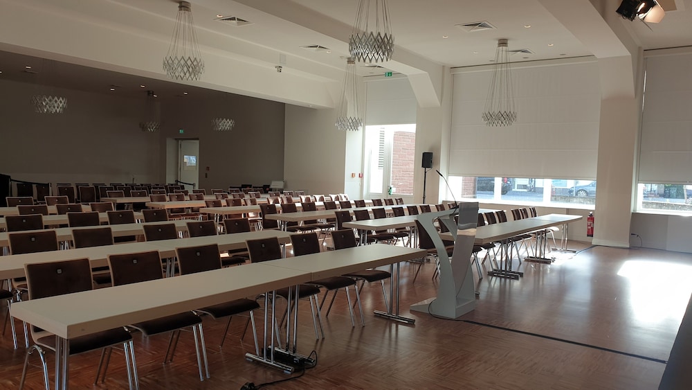 Hotel Halber Mond 36/50