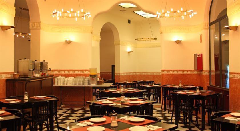 Peninsular Hotel 15/18