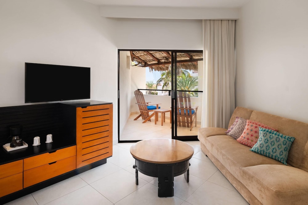Grand Decameron Los Cabos a Trademark All Inclusive Resort 31/48